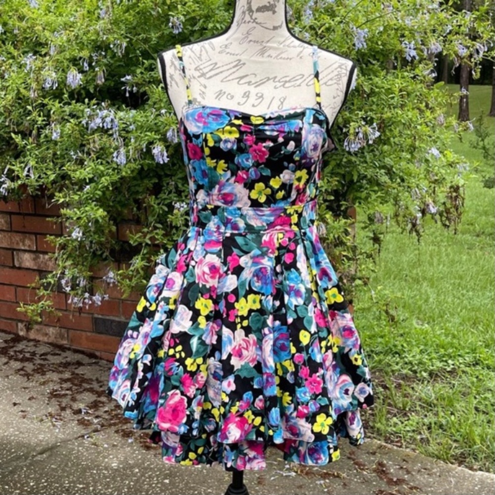 H&M Floral Corset Dress - Picture 8 of 8